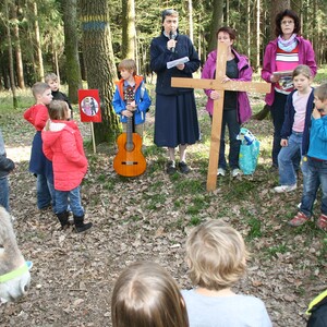 Stationen im Wald in Tobelbad